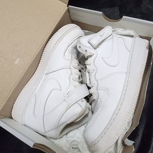Air Force 1 Mid